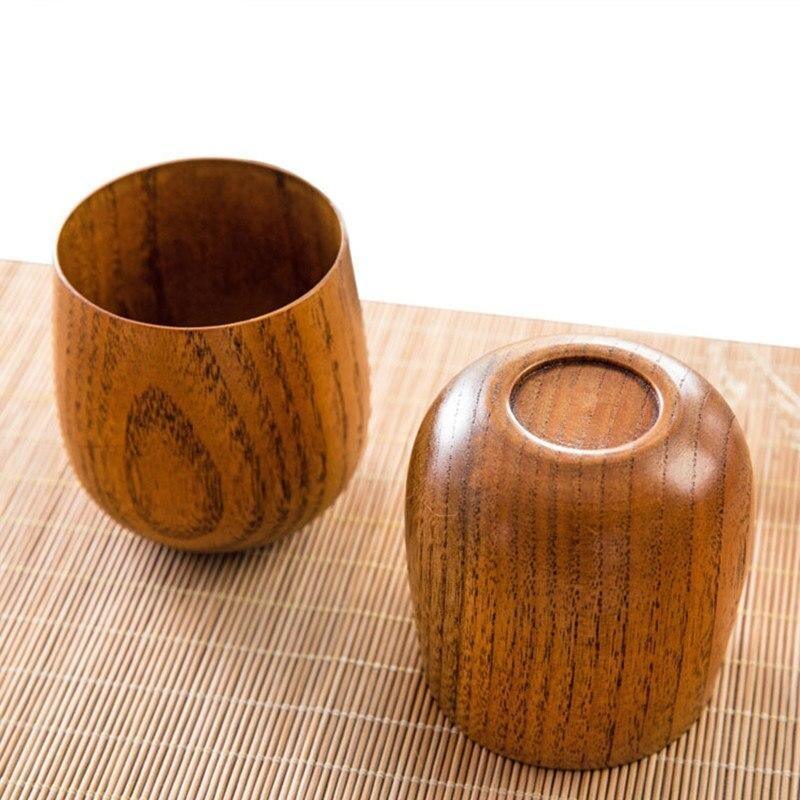 2 tasses artisanales naturelles en bois de jujube couleur bois dont une retournée